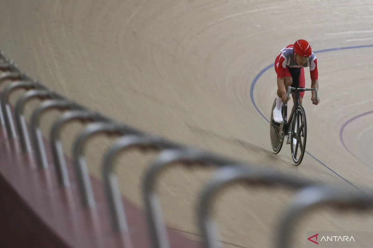 Indonesian cyclists representing the federation